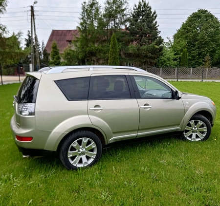 Mitsubishi Outlander cena 27000 przebieg: 252166, rok produkcji 2008 z Józefów małe 121